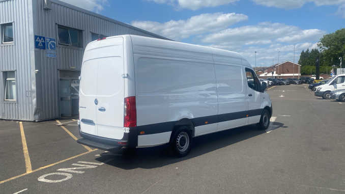 Mercedes-Benz Sprinter E414 L3 Electric Rwd 100kW 113kWh Pro Van Auto - Image 8